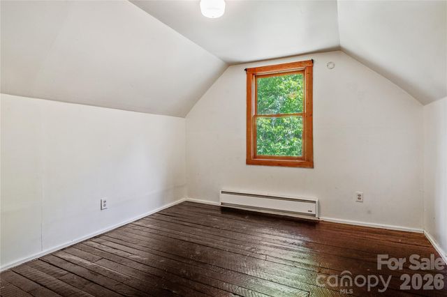 182 Wakti Ridge Road, Saluda, NC 28773