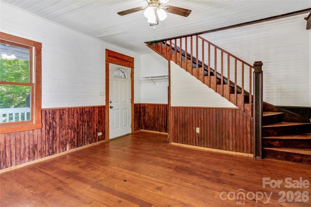 182 Wakti Ridge Road, Saluda, NC 28773