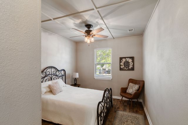 1104 Redbud Street, Denison, TX 75020