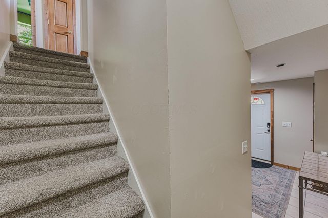 153 Lighthouse Lane, Buckeye Lake, OH 43008