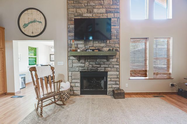 153 Lighthouse Lane, Buckeye Lake, OH 43008