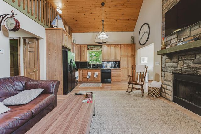 153 Lighthouse Lane, Buckeye Lake, OH 43008