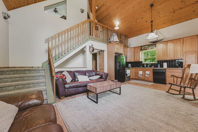 153 Lighthouse Lane, Buckeye Lake, OH 43008