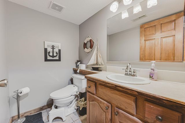 153 Lighthouse Lane, Buckeye Lake, OH 43008