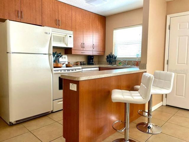 2050 ARLINGTON ST 106, Sarasota, FL 34239