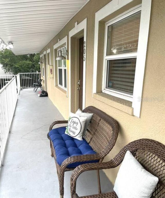 2050 ARLINGTON ST 106, Sarasota, FL 34239