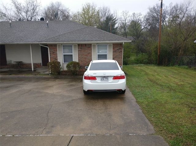 3143 N Old Missouri Road, Fayetteville, AR 72703