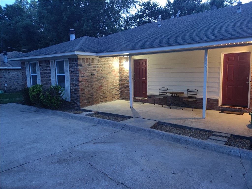 3143 N Old Missouri Road, Fayetteville, AR 72703