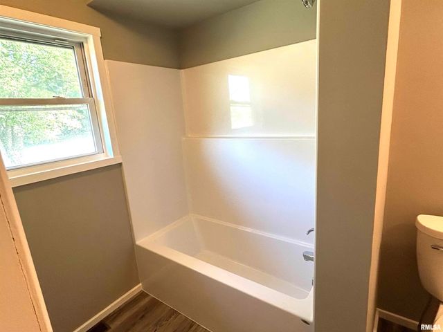 744 CARDINAL Road, Carbondale, IL 62901