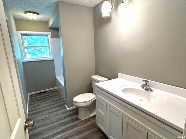 744 CARDINAL Road, Carbondale, IL 62901