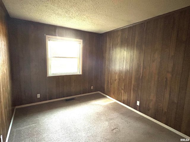 744 CARDINAL Road, Carbondale, IL 62901