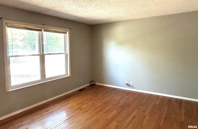 744 CARDINAL Road, Carbondale, IL 62901