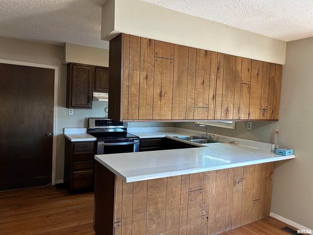 744 CARDINAL Road, Carbondale, IL 62901