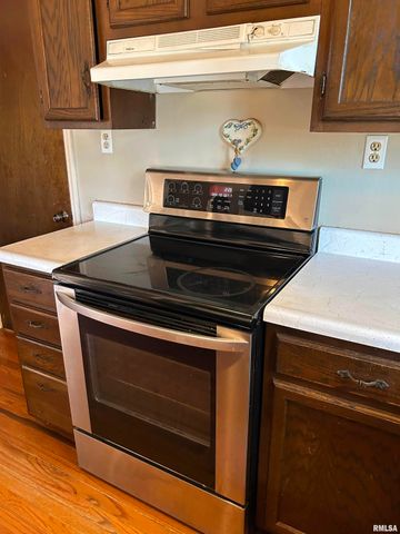 744 CARDINAL Road, Carbondale, IL 62901