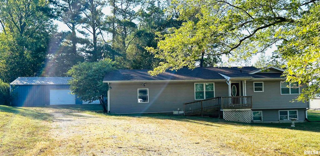 744 CARDINAL Road, Carbondale, IL 62901