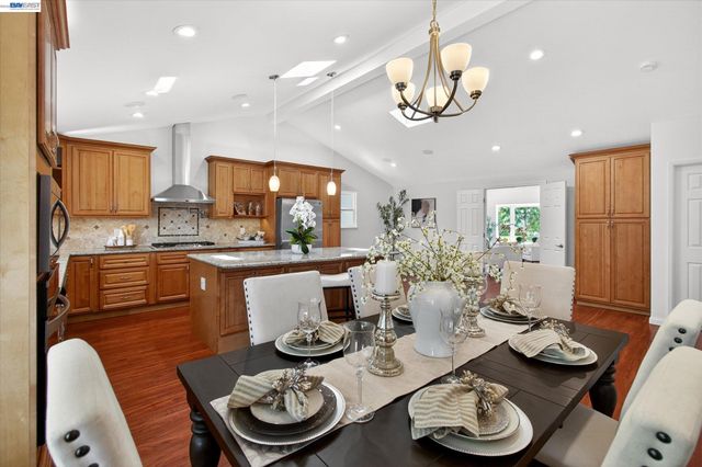 811 Seville Pl, Fremont, CA 94539