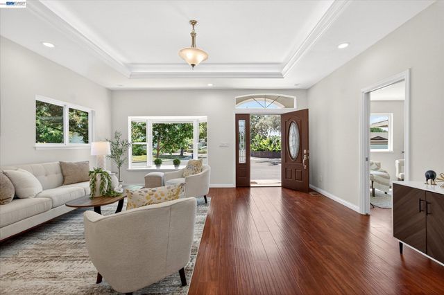 811 Seville Pl, Fremont, CA 94539