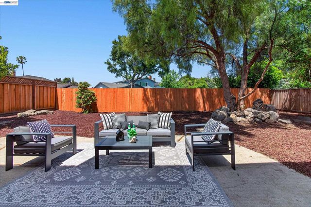 811 Seville Pl, Fremont, CA 94539