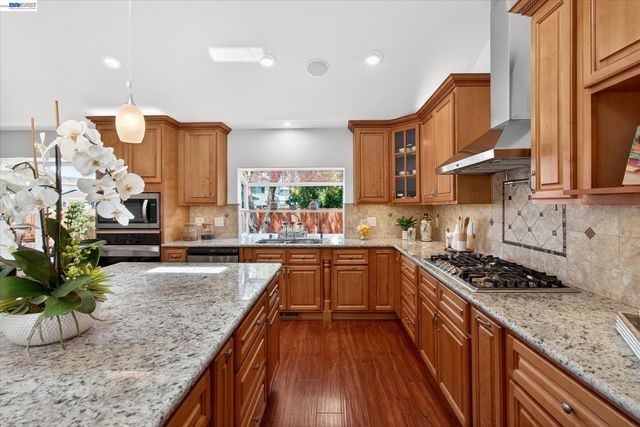 811 Seville Pl, Fremont, CA 94539