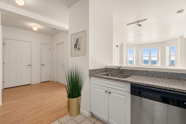 1 Cityview Ln 707, Quincy, MA 02169