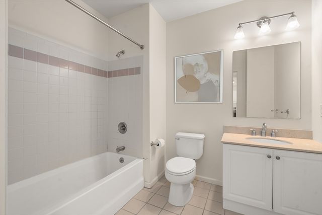 1 Cityview Ln 707, Quincy, MA 02169