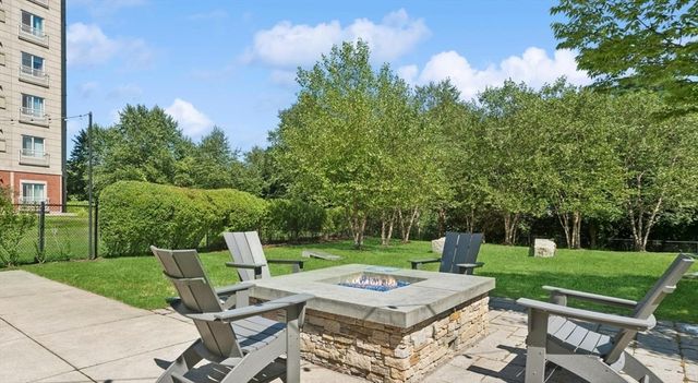 1 Cityview Ln 707, Quincy, MA 02169