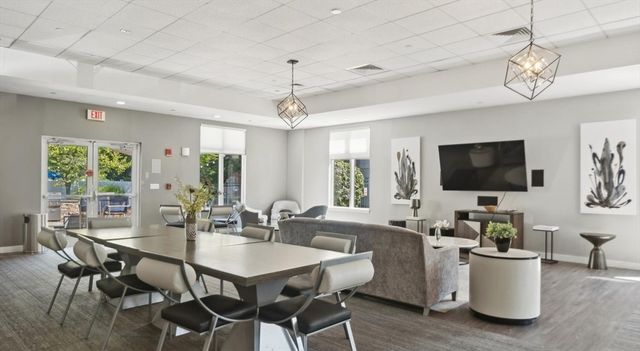 1 Cityview Ln 707, Quincy, MA 02169