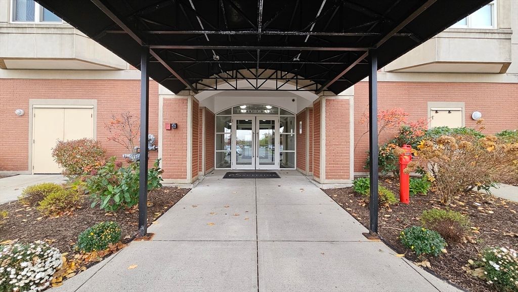 1 Cityview Ln 707, Quincy, MA 02169