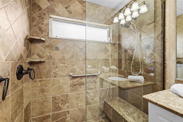 6600 DEERING CIRCLE, Sarasota, FL 34240