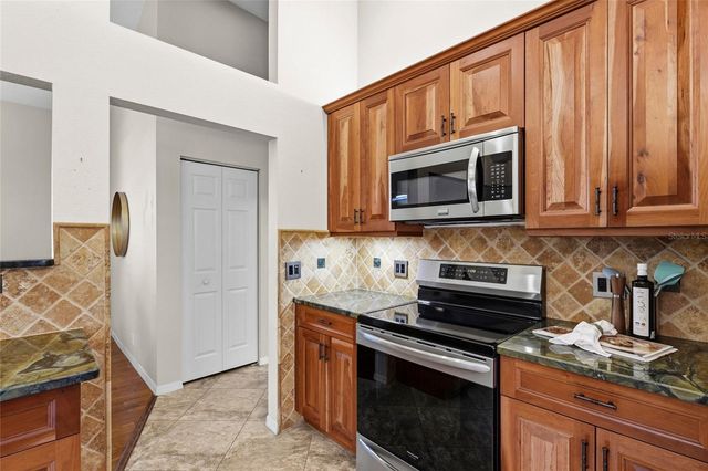 6600 DEERING CIRCLE, Sarasota, FL 34240