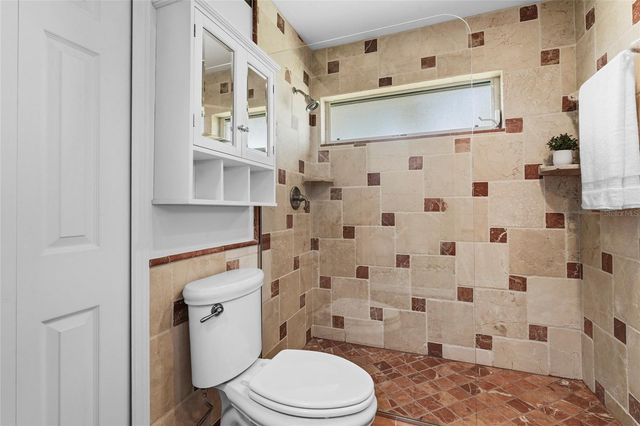 6600 DEERING CIRCLE, Sarasota, FL 34240