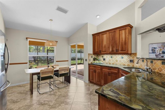 6600 DEERING CIRCLE, Sarasota, FL 34240