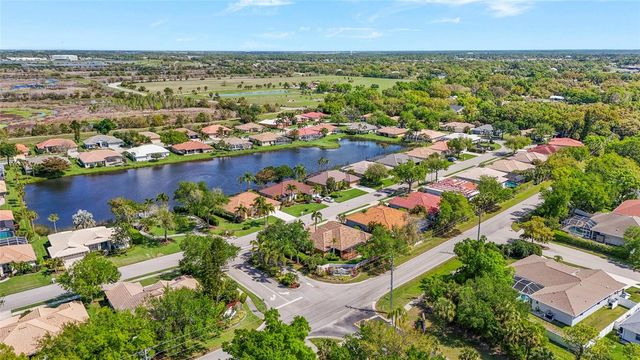 6600 DEERING CIRCLE, Sarasota, FL 34240