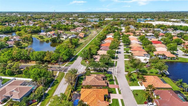 6600 DEERING CIRCLE, Sarasota, FL 34240