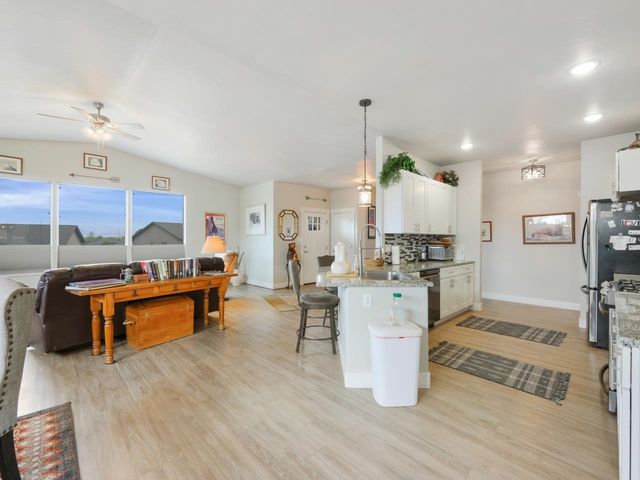213 Hideaway Lane, Grand Junction, CO 81503