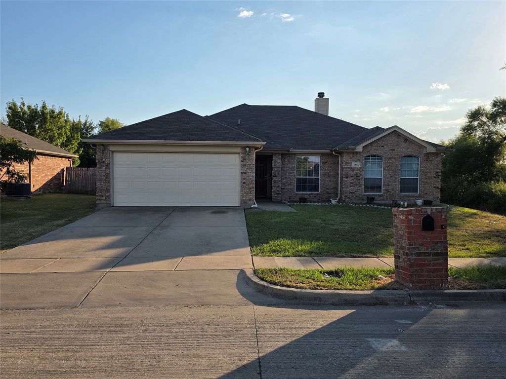 1513 Millbrook Drive, Midlothian, TX 76065