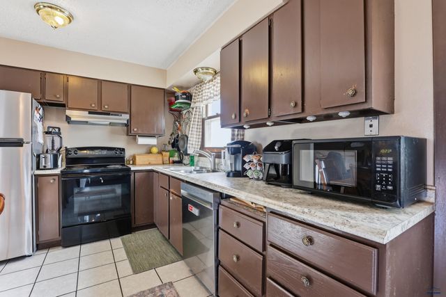 1930 GALAXY DR, Rapid City, SD 57701