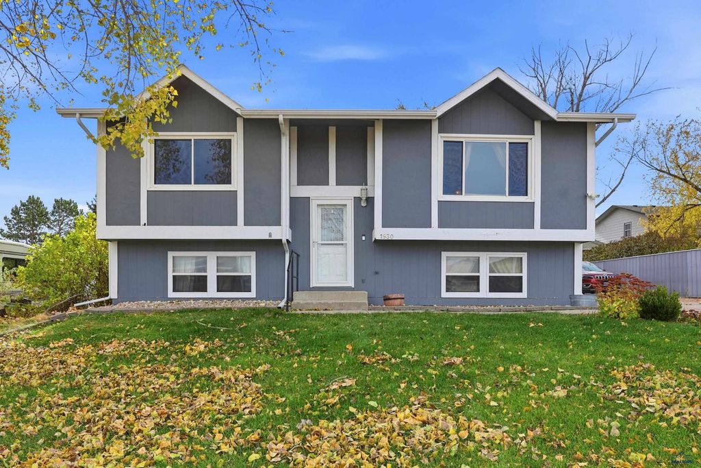 1930 GALAXY DR, Rapid City, SD 57701