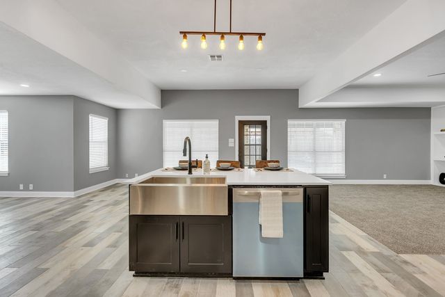 1527 NW 9th St, Andrews, TX 79714