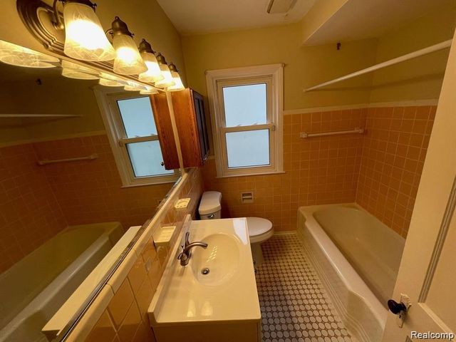 1518 E LINCOLN Avenue, Royal Oak, MI 48067