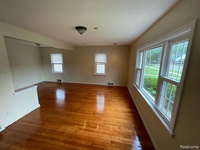 1518 E LINCOLN Avenue, Royal Oak, MI 48067