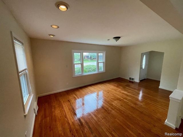 1518 E LINCOLN Avenue, Royal Oak, MI 48067