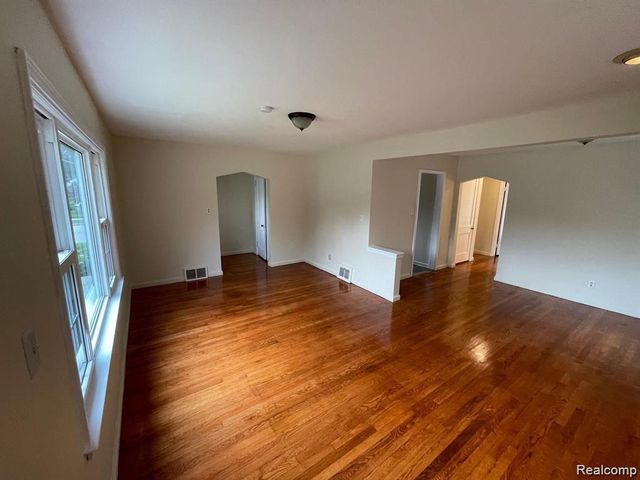 1518 E LINCOLN Avenue, Royal Oak, MI 48067