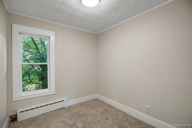 44 Orton Avenue, Pontiac, MI 48341
