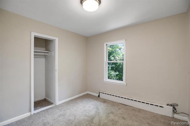 44 Orton Avenue, Pontiac, MI 48341