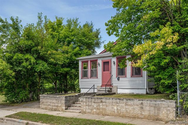 44 Orton Avenue, Pontiac, MI 48341