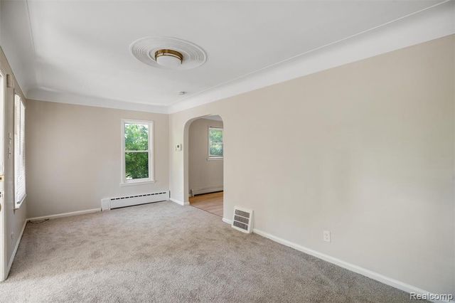 44 Orton Avenue, Pontiac, MI 48341