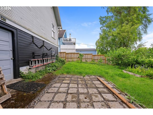 4590 LIEF ERIKSON Dr, Astoria, OR 97103