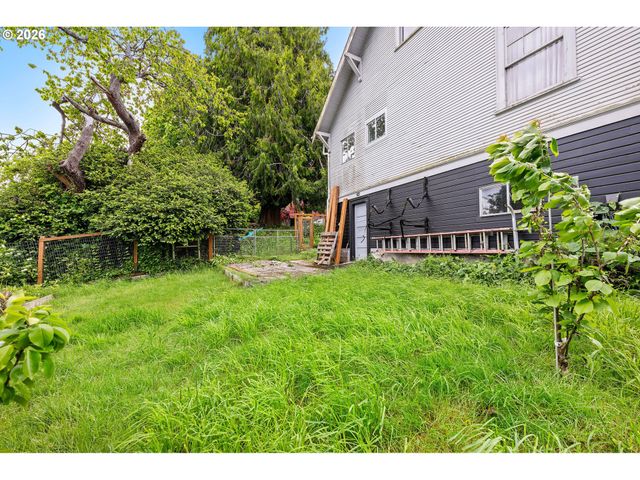 4590 LIEF ERIKSON Dr, Astoria, OR 97103