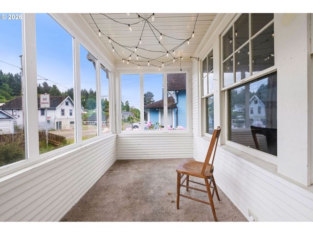 4590 LIEF ERIKSON Dr, Astoria, OR 97103